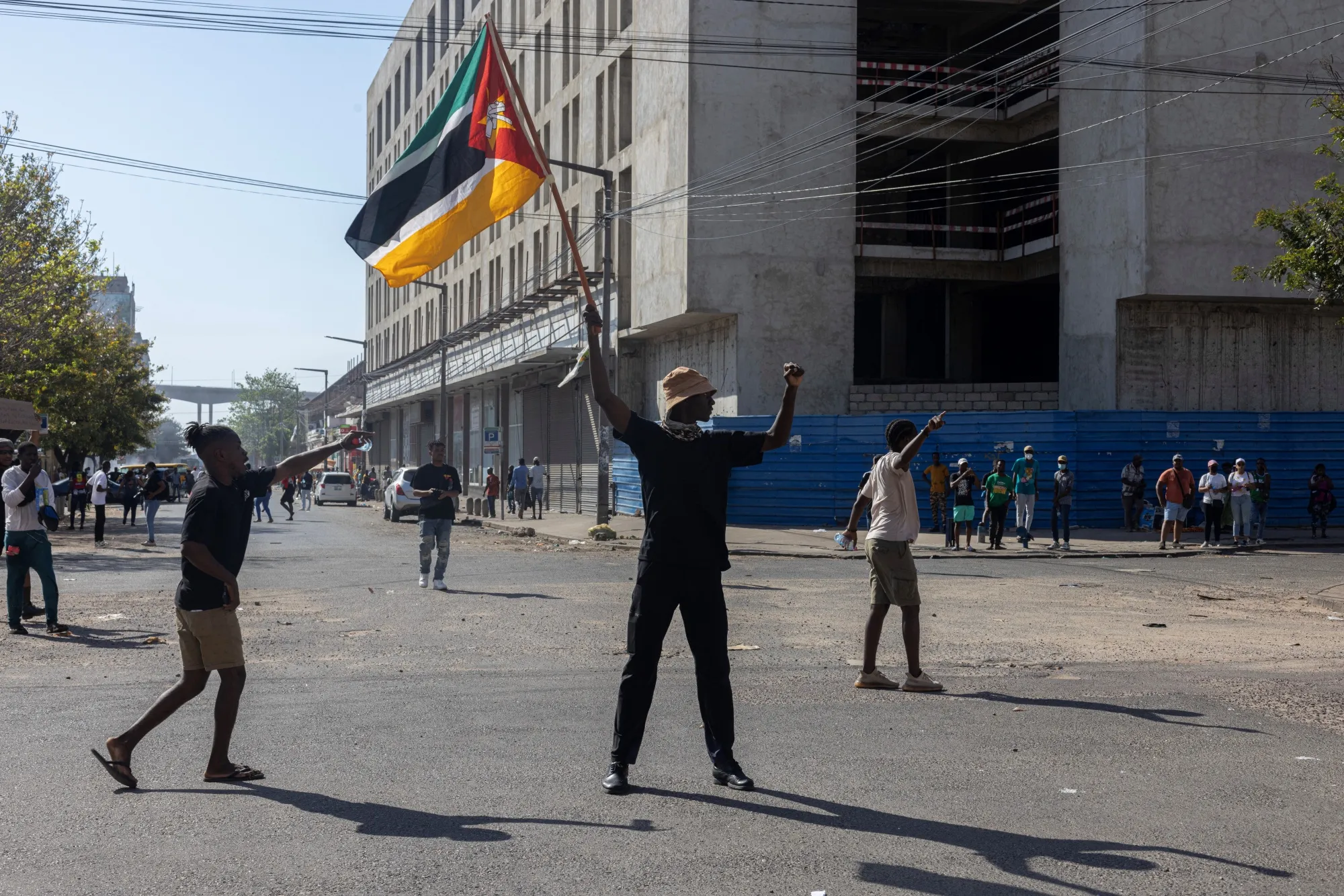 Mozambique Election: Protesters Blockade Main Road Link With South Africa -  Bloomberg