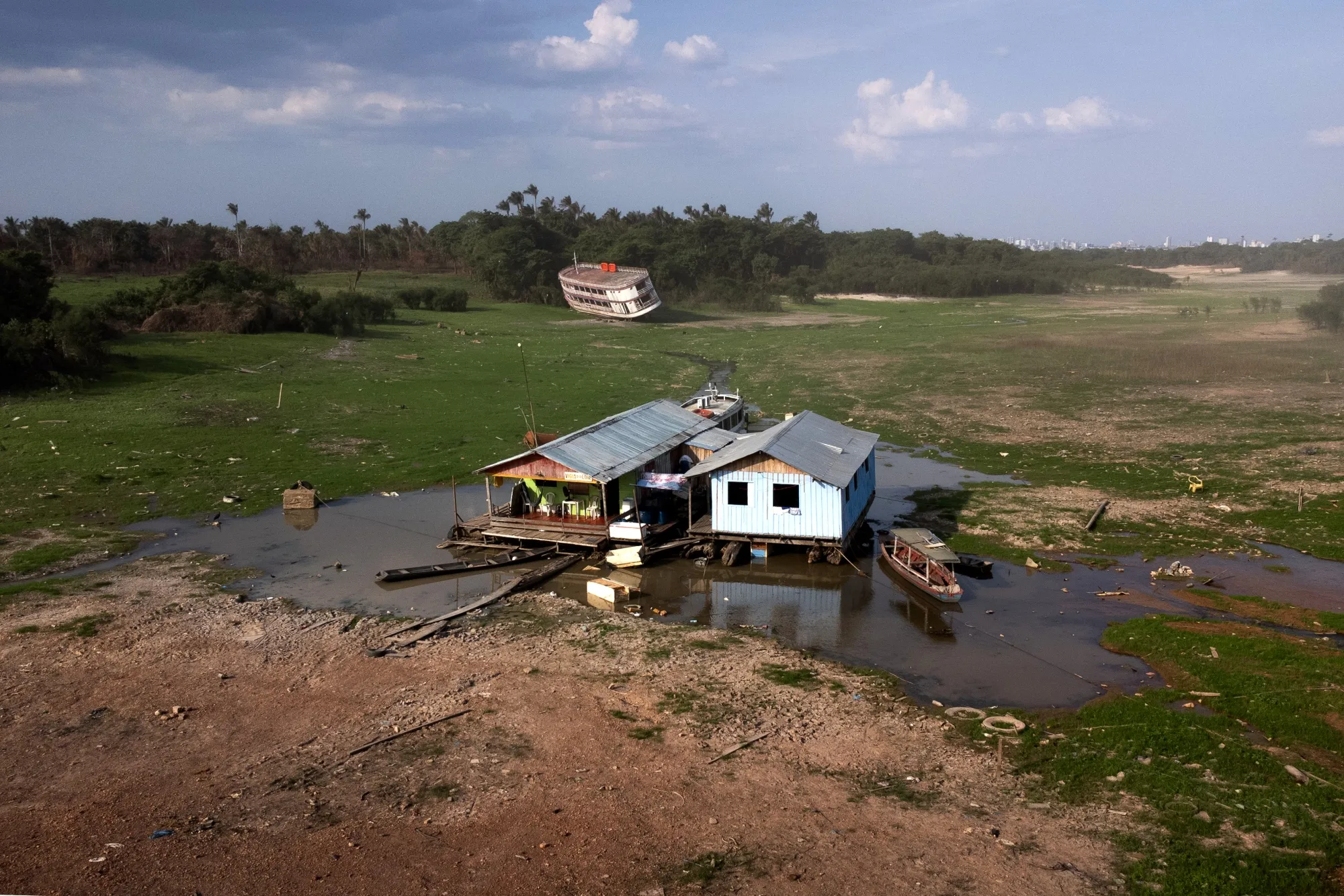 Floating houses in a drought-hit harbor of Cacau Pirêra in Iranduba, Brazil in October.&nbsp;