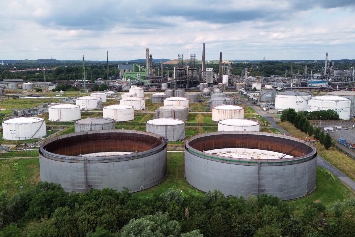 bloomberg.com - Marilen Martin - BP Sale Makes US Investor Germany's Second-Largest Oil Refiner