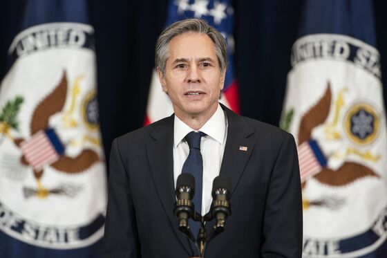 Blinken Presses China Diplomat on Human Rights, Hong Kong