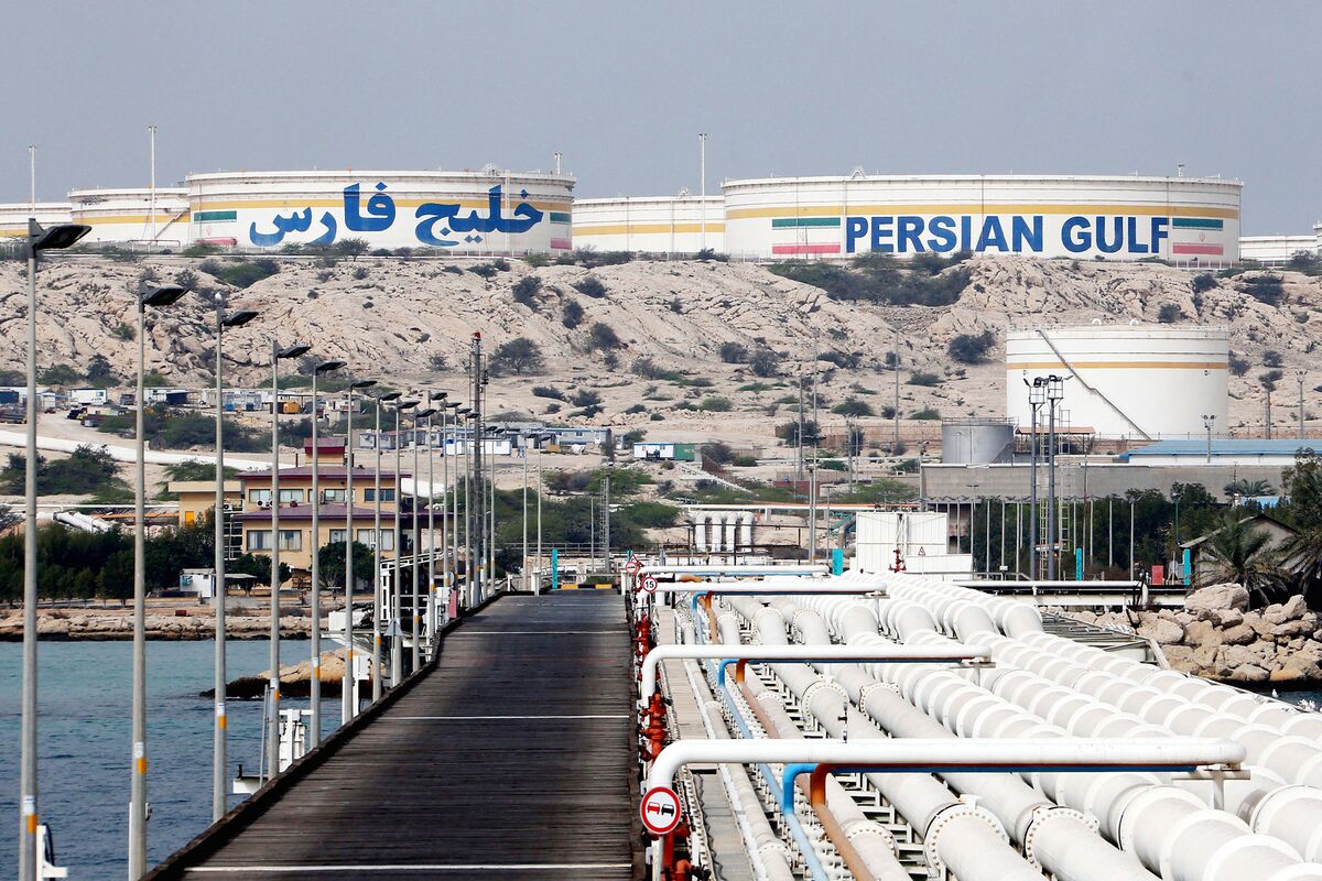 Trump Vows More Attacks on Iran, Says US Will Take Kharg Island