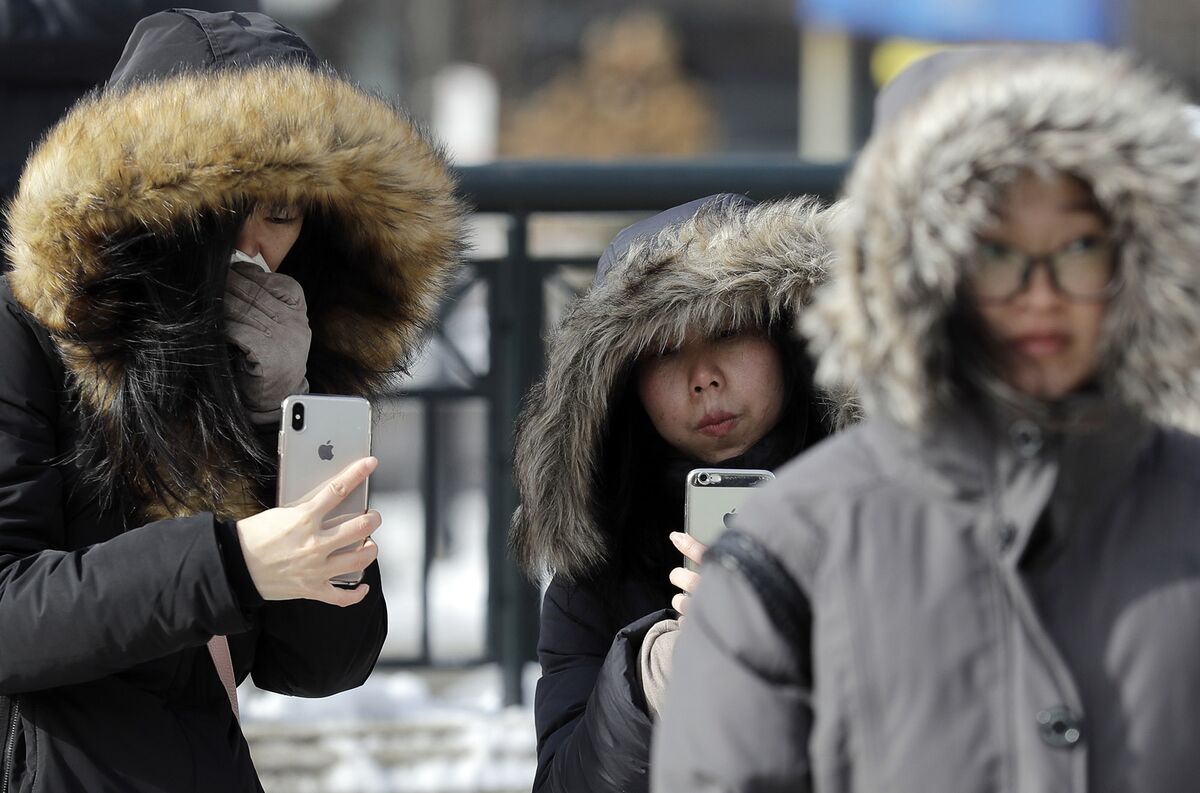 Chicago Faces ColderThanArctic Blast Nearing AllTime Record Bloomberg