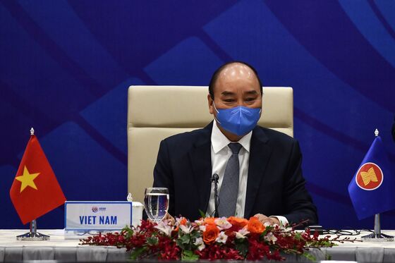 Vietnam Premier Asks for New Social Distancing Plan After Wednesday