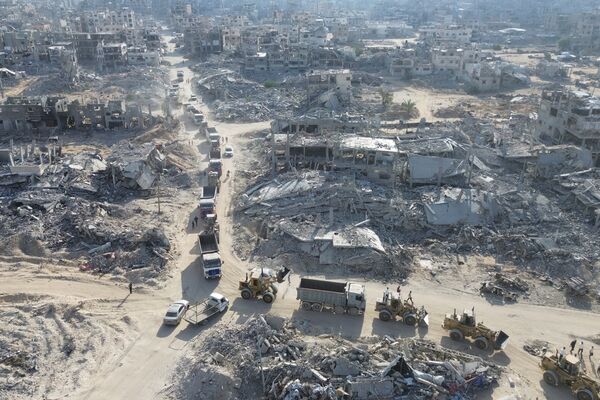 Debris removal work continues in Khan Yunis