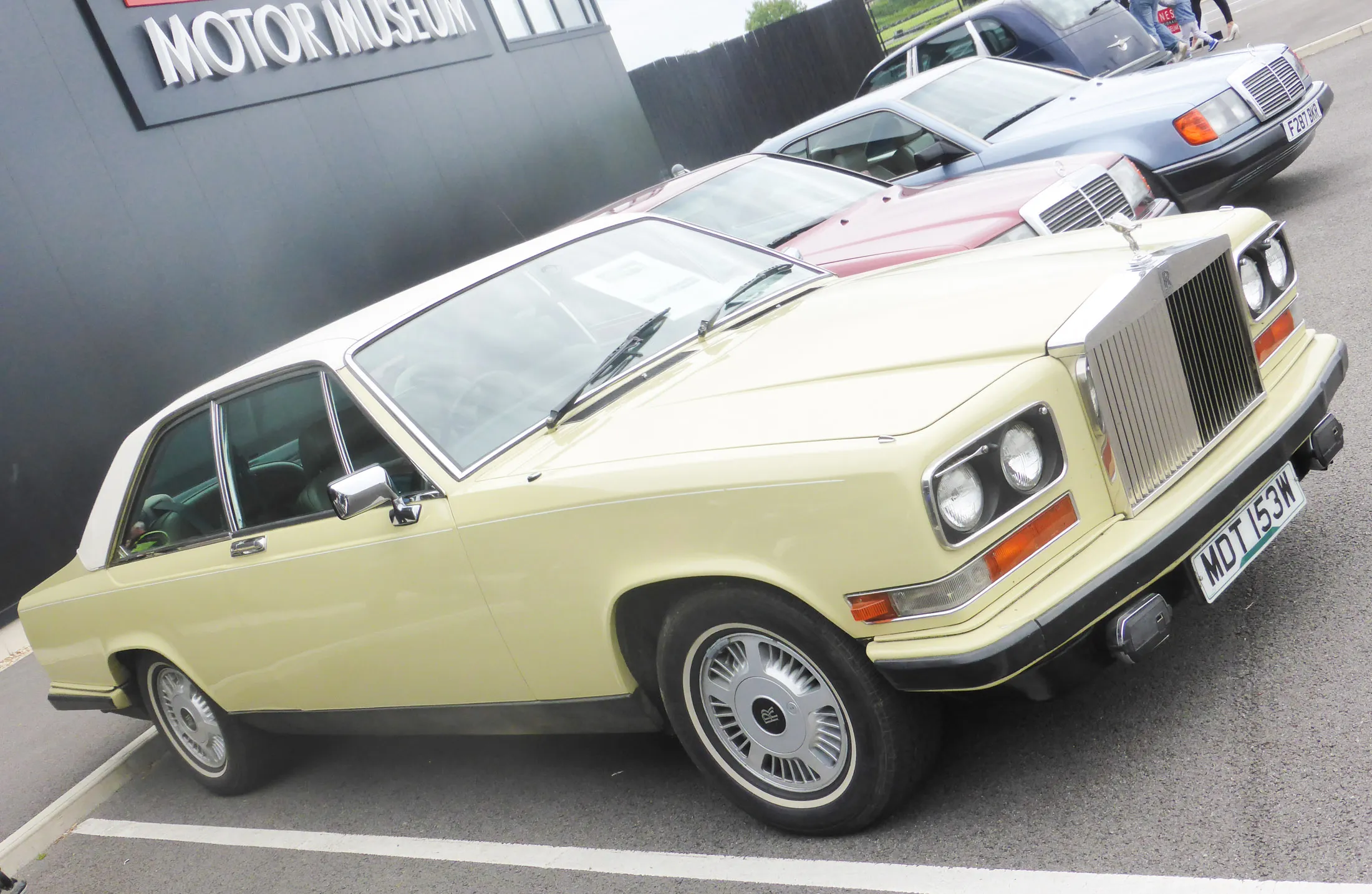 Rolls-Royce Ｃamargue 330px-Camargue.JPG