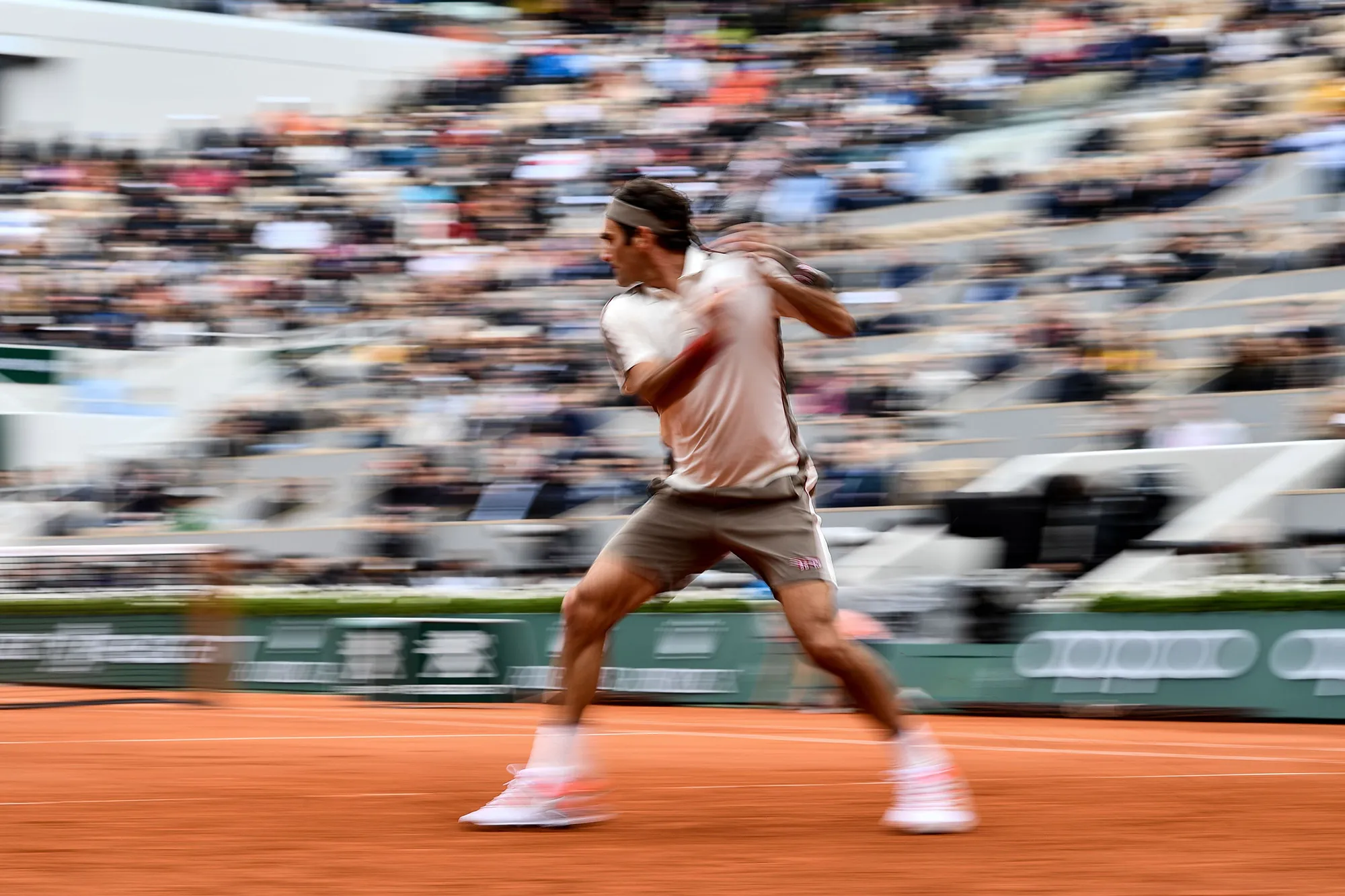 Roger Federer Buys Stake in Swiss Running Shoemaker, NZZ Reports - Bloomberg