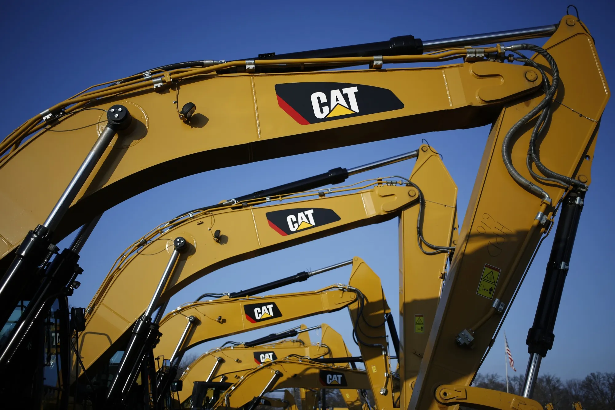A Caterpillar Inc. Dealership Ahead Of Earnings Figures