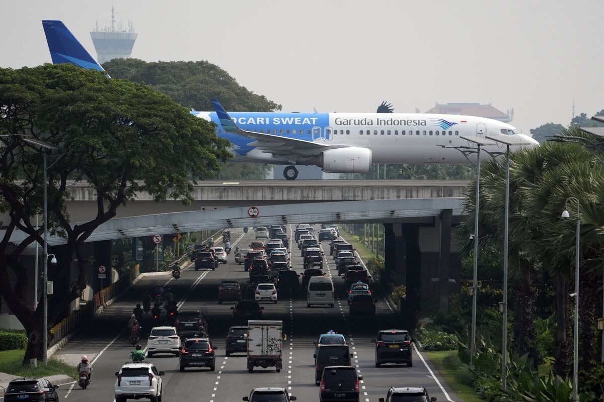 bloomberg.com - Dipika Lalwani - Garuda Indonesia Seeks More Financing as Rising Costs, Fuel Bite