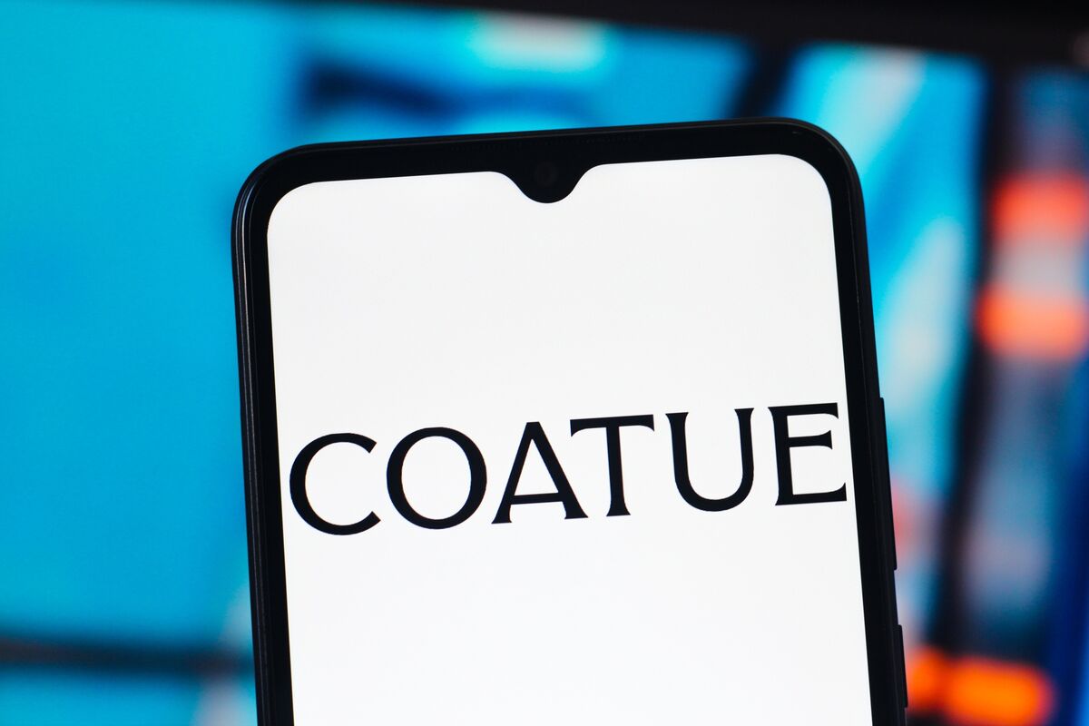Coatue’s Hedge Fund Sinks 8% in Worst Drop in More Than a Year