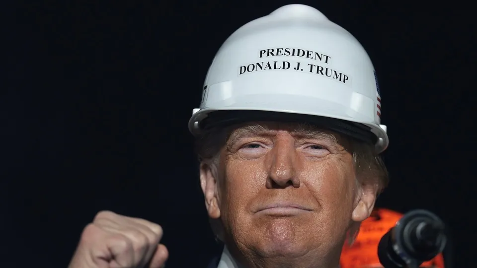 Watch Trump To Tour Federal Reserve HQ Construction Site Bloomberg