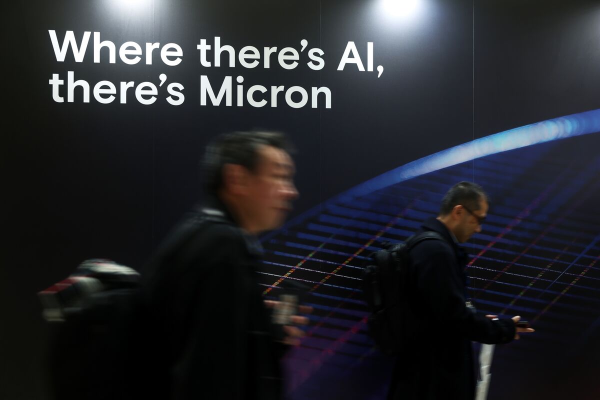 Memory Chip Makers Say AI Alters Boom-and-Bust Cycle - Bloomberg