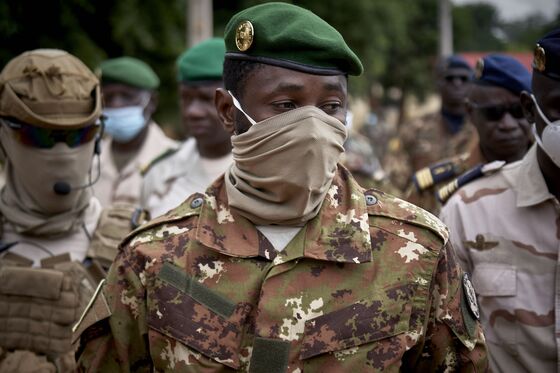 Mali Defies Regional Bloc to Name Junta Leader Interim President