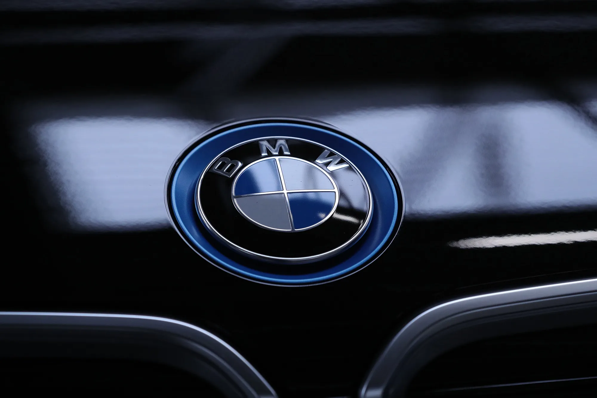 Bayerische Motoren Werke AG Electric Automobile Assembly Line 
