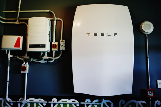 Tesla Batteries Fuel Virtual Power Plant in Australia