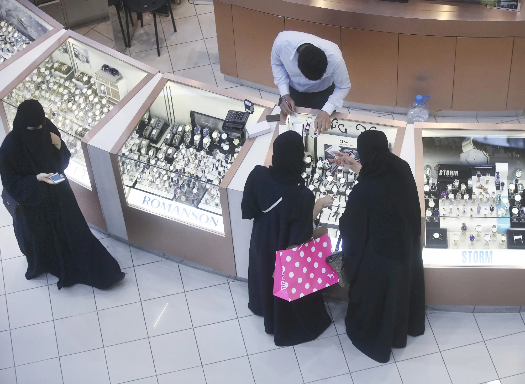 Saudi Inflation Seen Accelerating More After January Jump: Chart
