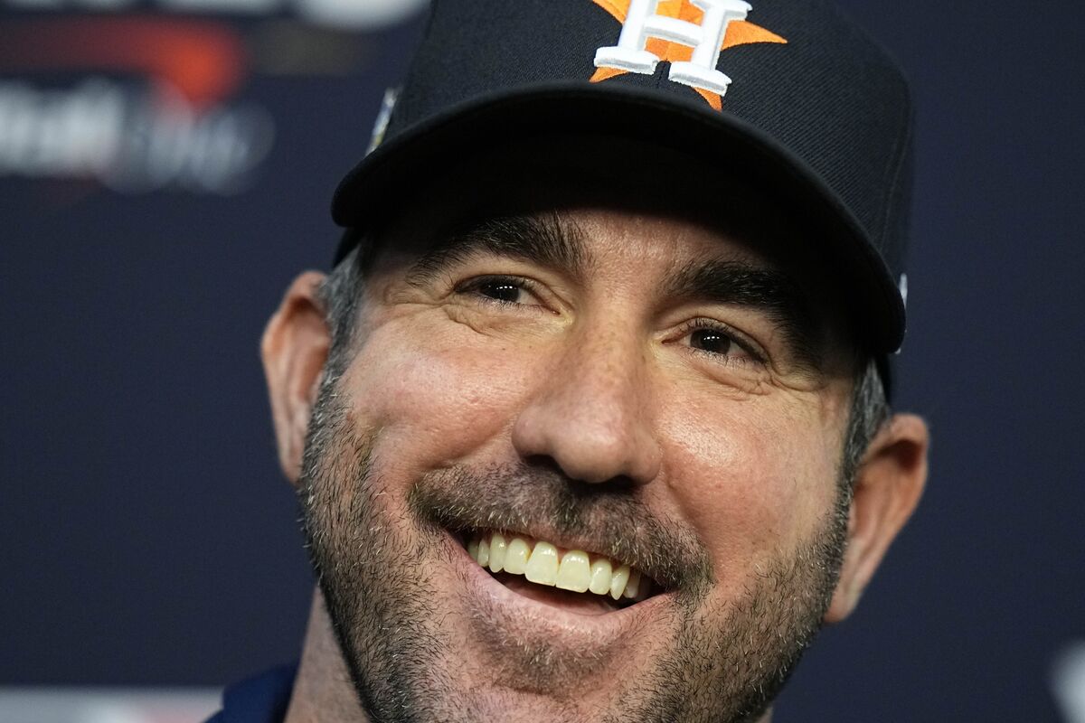 Verlander, Seeking 1st World Series Win, Opens for Astros - Bloomberg