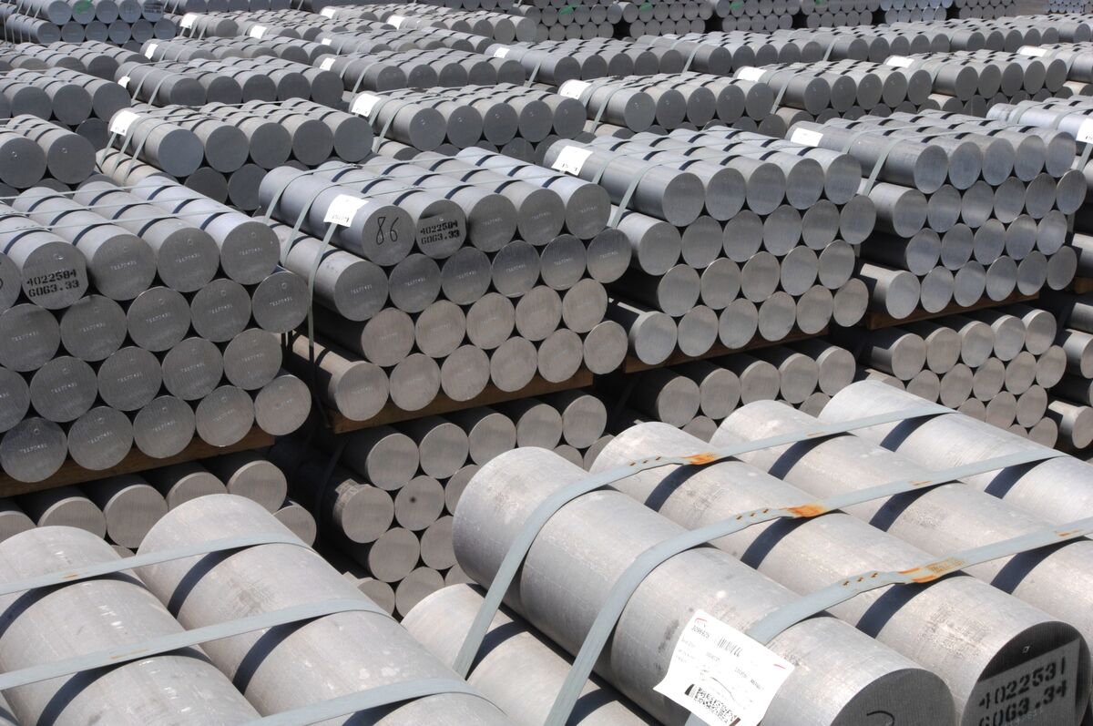 Bahrain Starts Output Cuts at World’s Top Aluminum Smelter