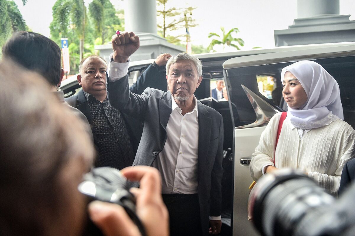 Malaysia Closes Deputy PM’s Graft Case Ahead of Key Party Meet