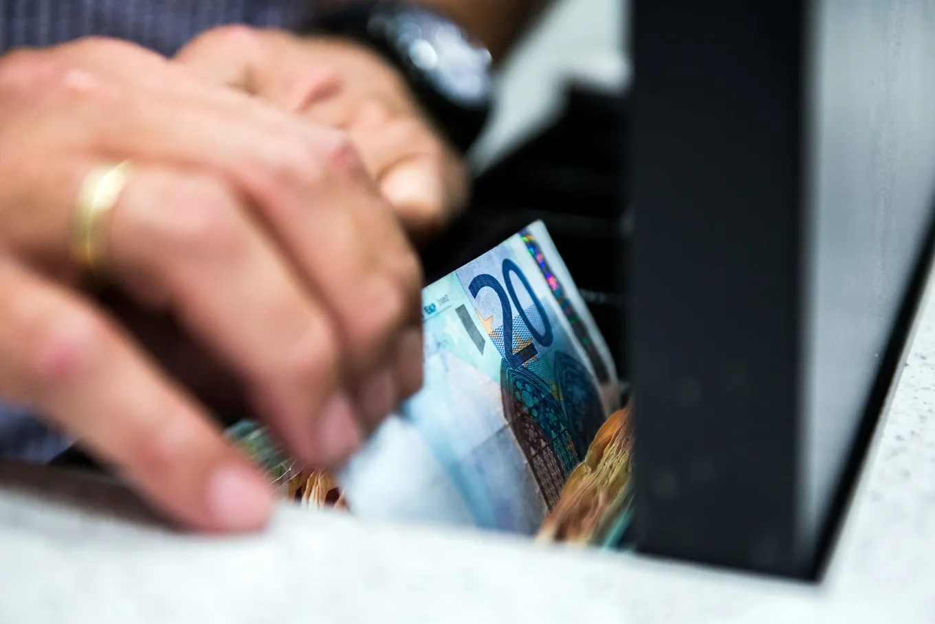 Austrians take cash very seriously. About 54% of them still use it to pay for groceries.
