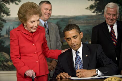 Obama Channels Reagan in Winning Public Opinion
