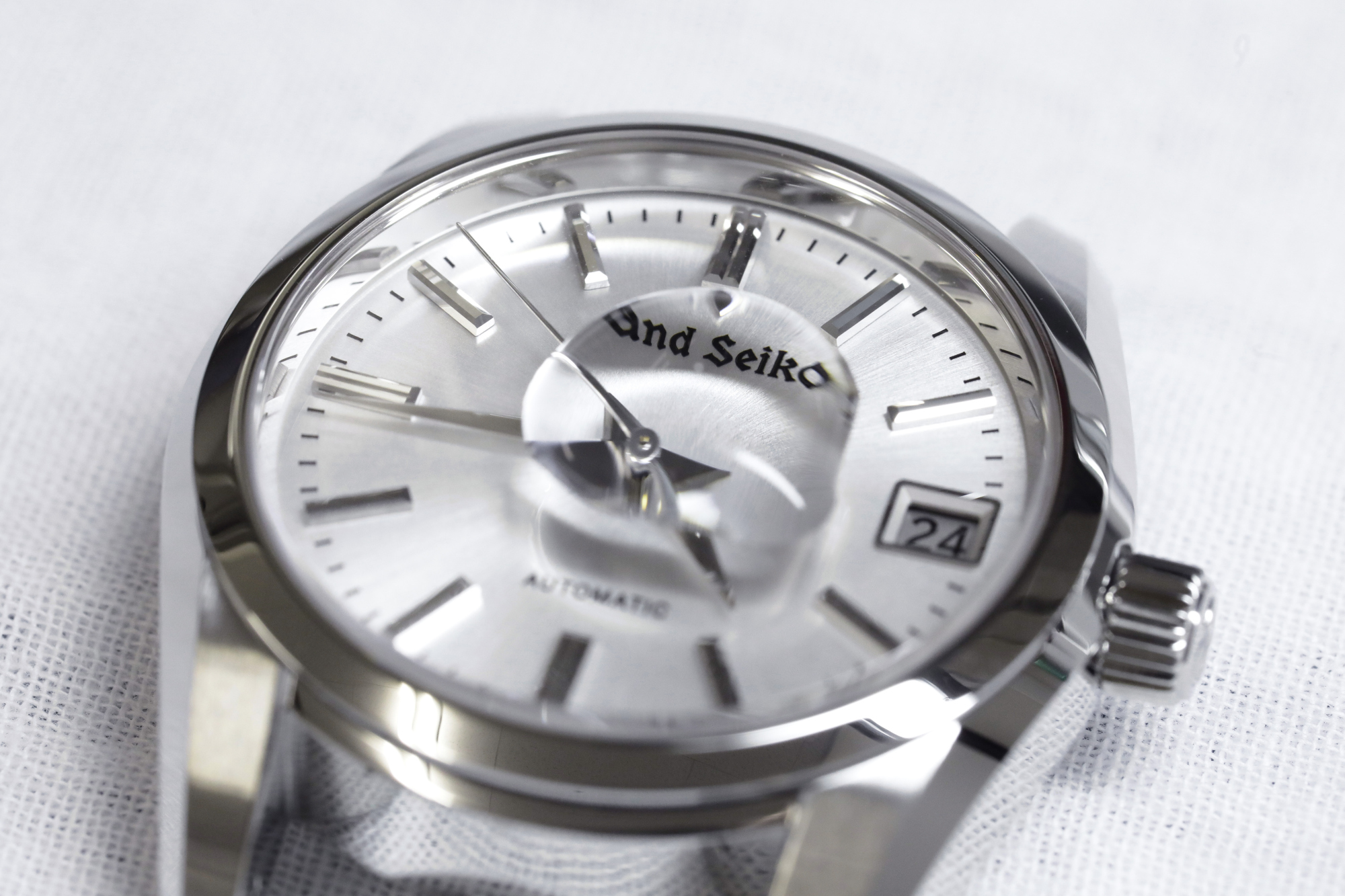 Japan's Seiko Launches New Luxury Watch Company - Bloomberg