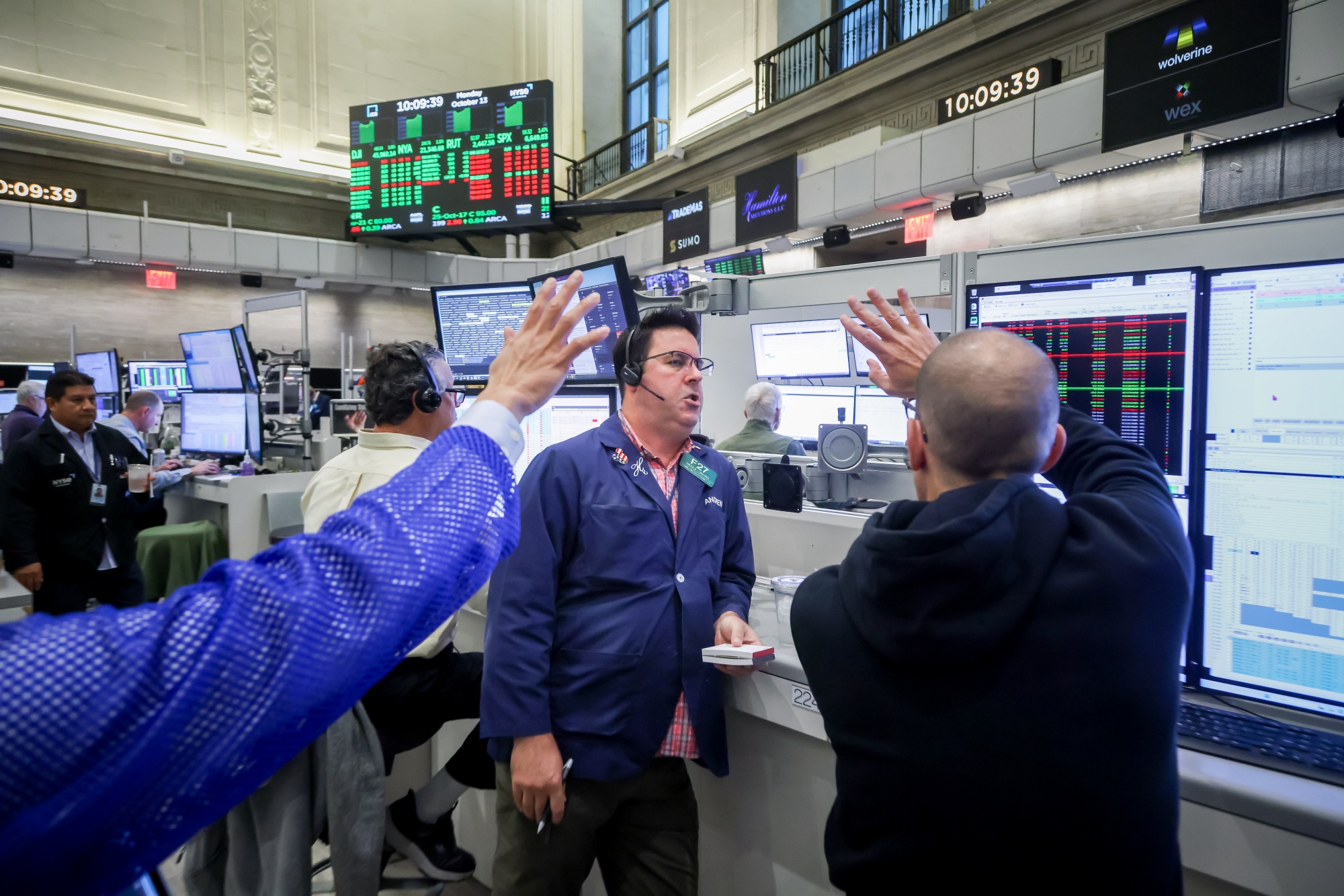 Image associated with story "Software Stocks Get New Life From Strong Earnings, AI Warnings"