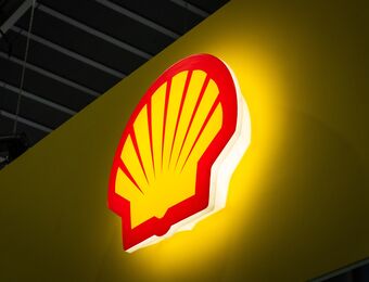 relates to Glencore Group Nears Deal for Shell’s Singapore Oil Refinery