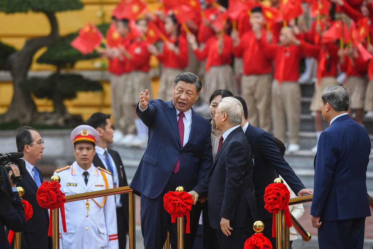 Xi Vows Greater Focus on Vietnam as China Aims to Check US - Bloomberg