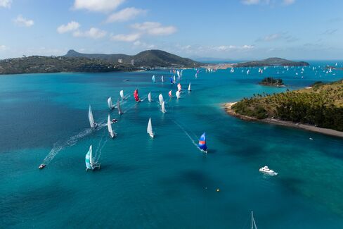 Aerial view of the Cruising division start in Dent Passage.