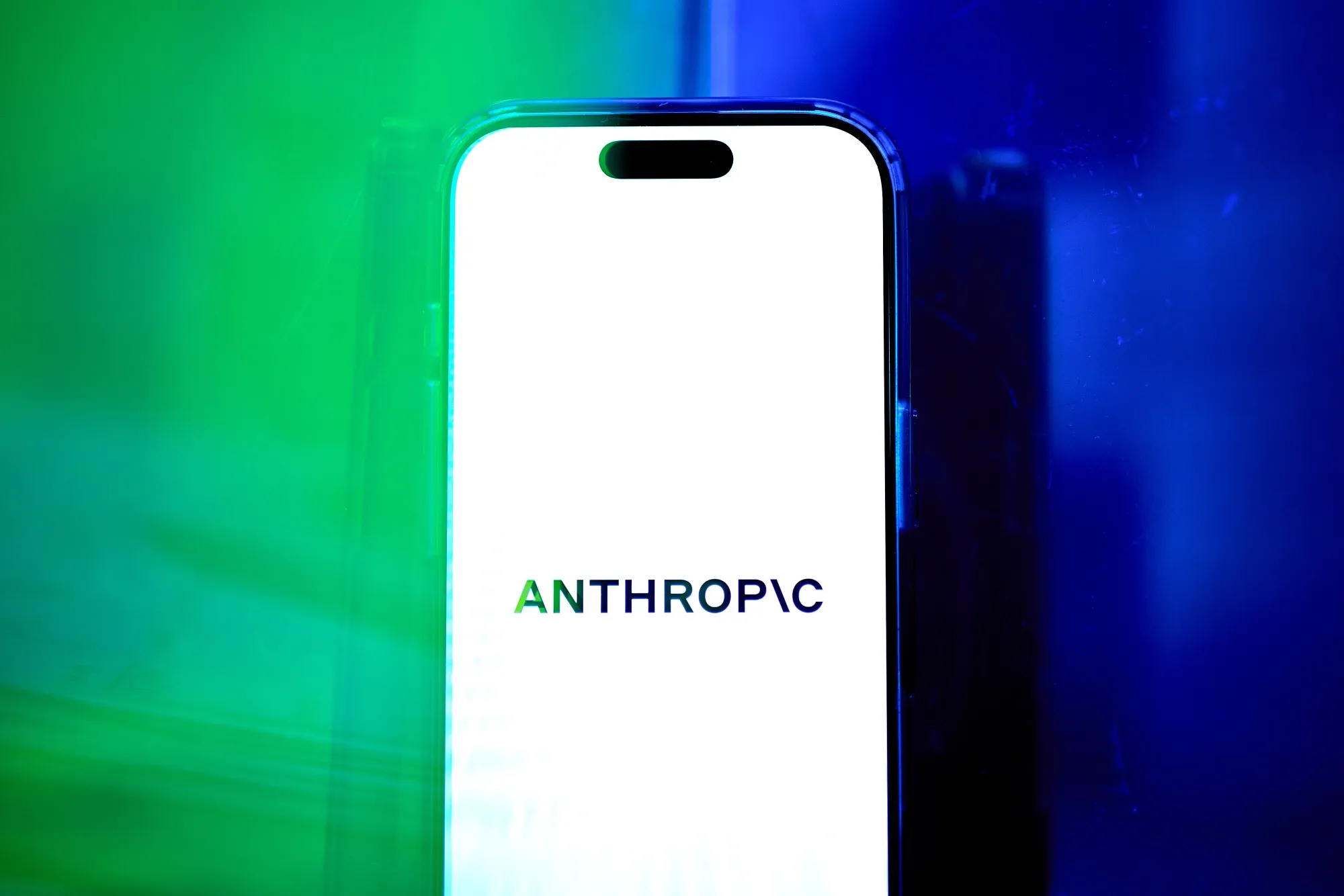米アンソロピックが開発した最新AIモデル「Mythos（ミュトス）」について、日本の3メガバンクがアクセス権を確保できる見通しとなったことが分かった