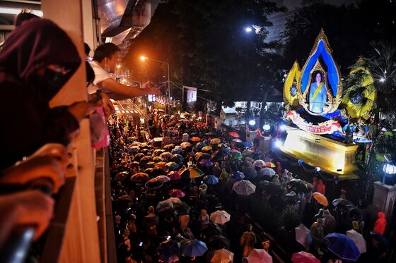 Thai Protesters Face Off With Police as Rally Stokes Tension