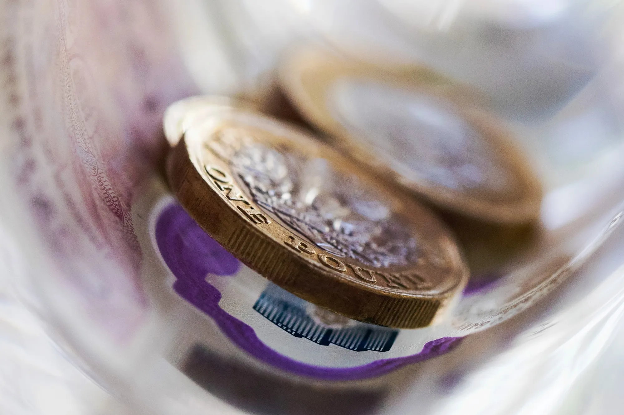 Pound Rallies Against Weaker Dollar After Coronavirus Lockdown
