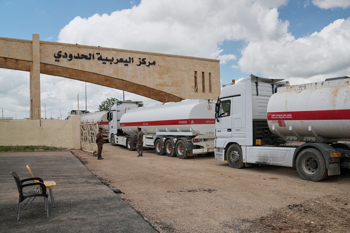 Thousands of Trucks Transport Iraqi Oil via Syria, Reflecting the Legacy of Hormuz