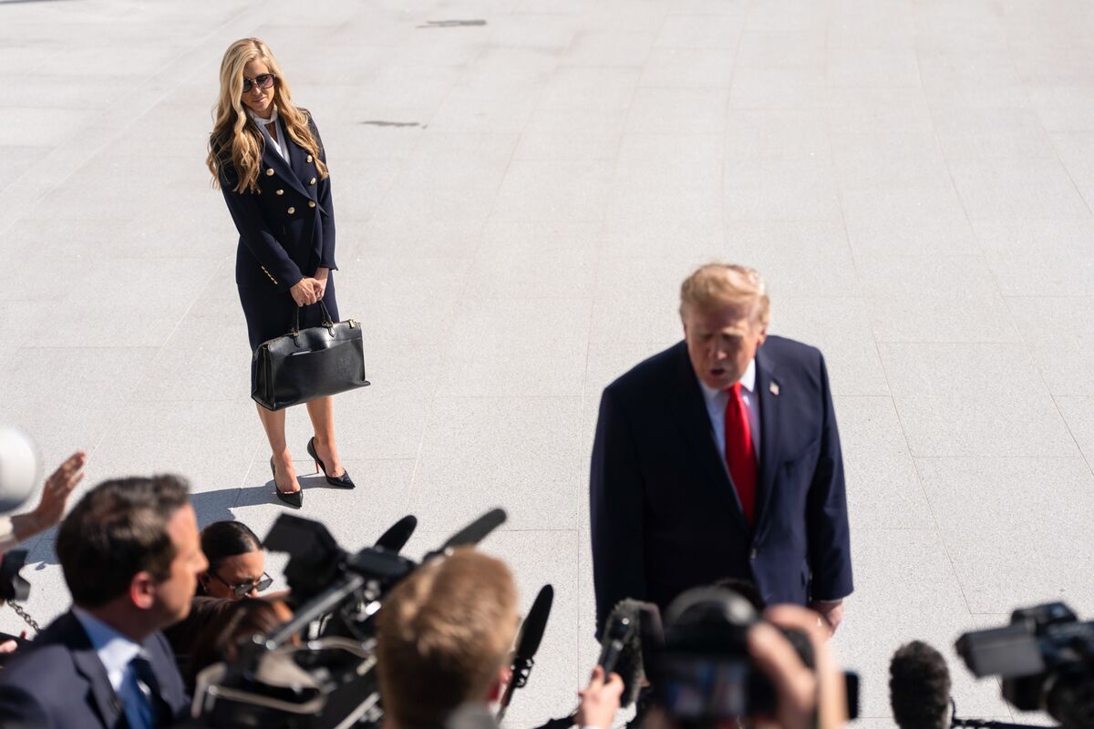 Trump Tries a New Press Secretary With Midterm Problems Mounting