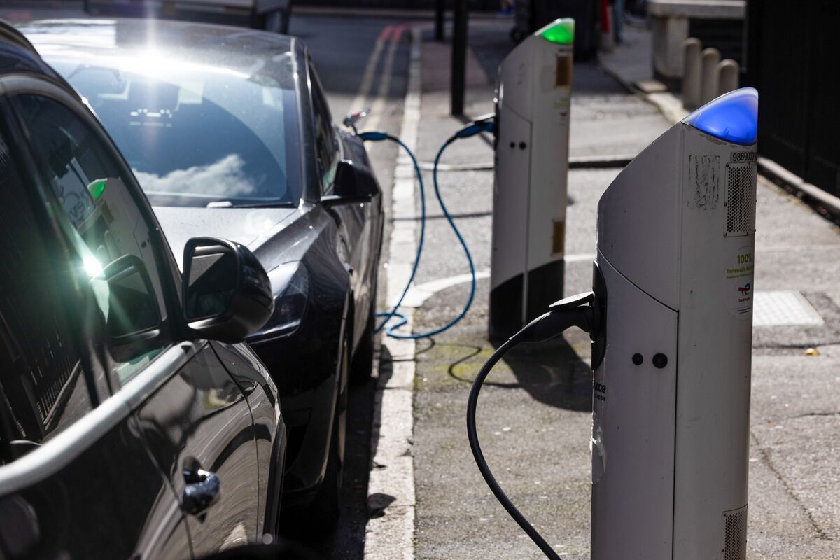 Global EV Industry Calls for Cooperation