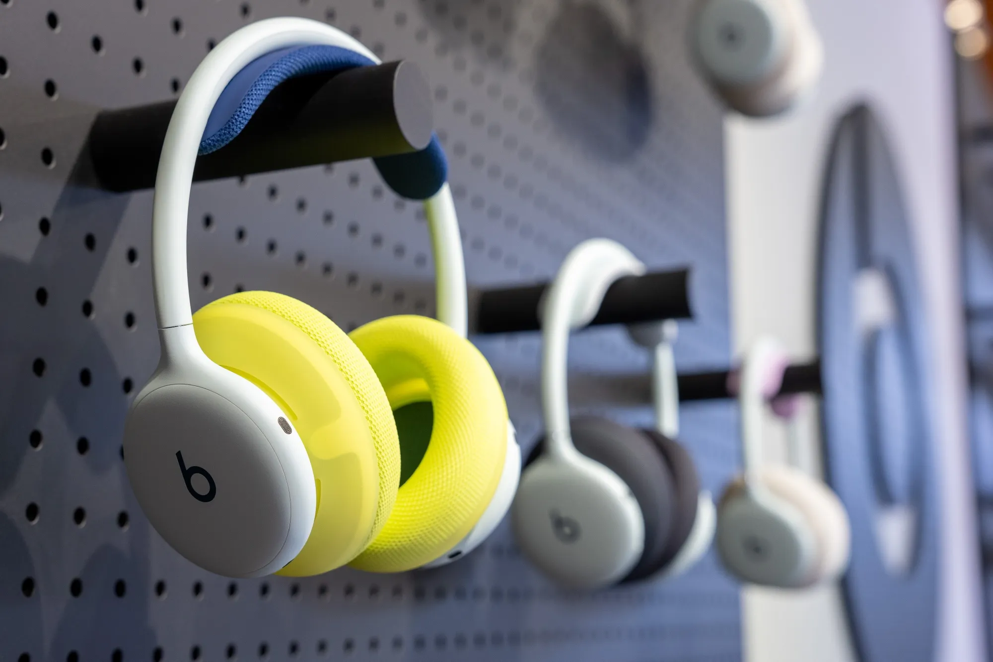 Beats Announces $350 Beats 360 Headphones With Lightweight