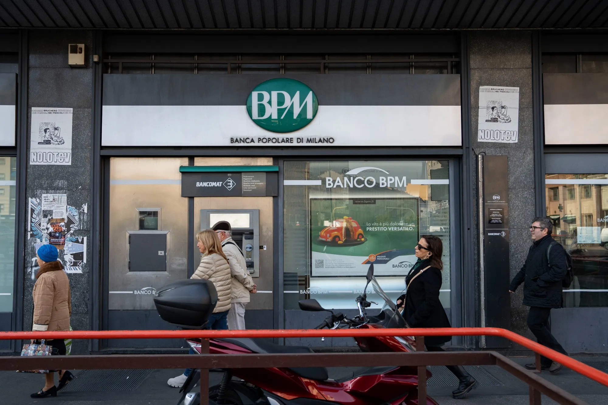 Banco BPM Warns UniCredit Deal Could Put 6,000 Jobs at Risk - Bloomberg