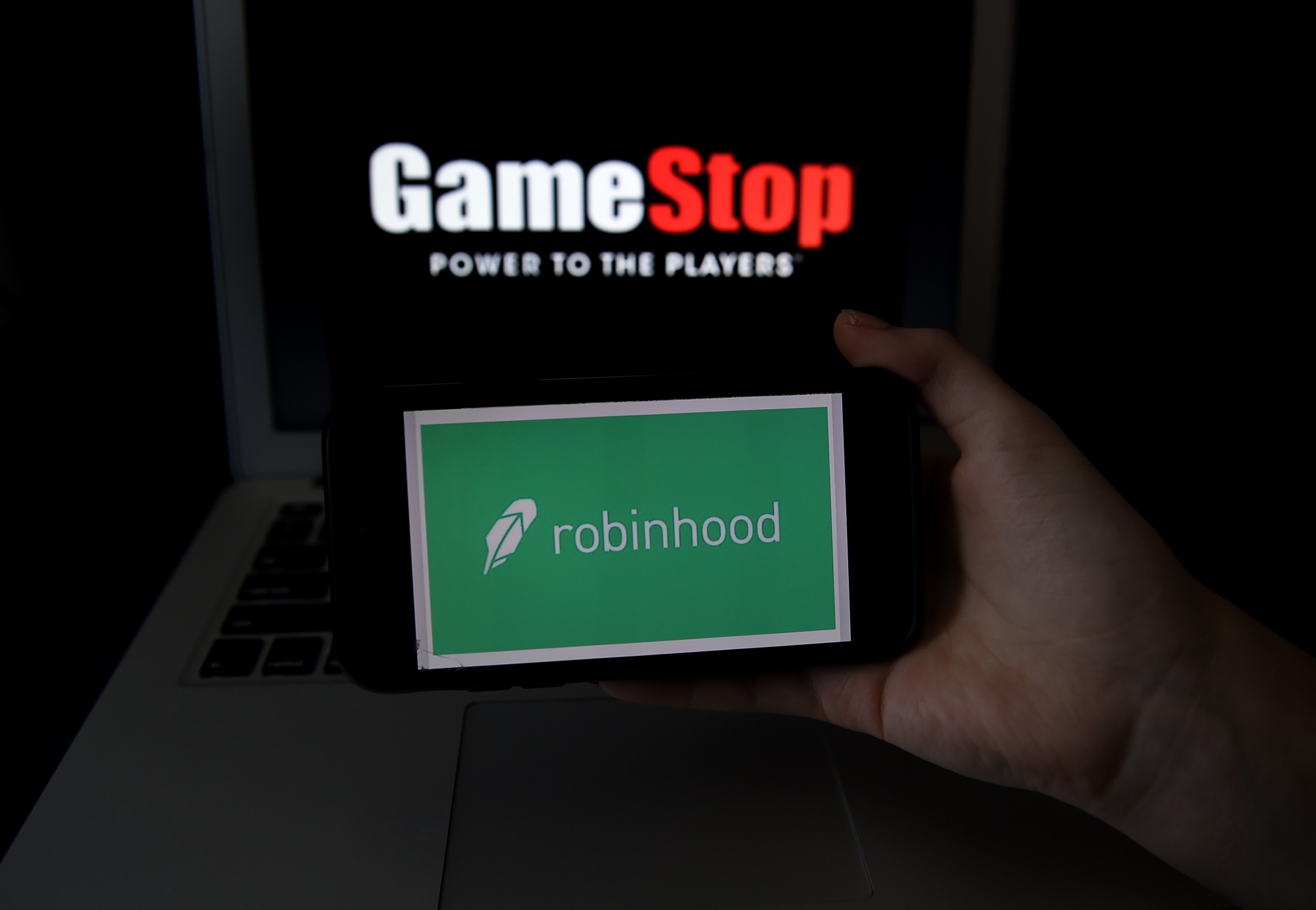 GameStop & AMC shares plummet after Robinhood & WeBull BLOCK 'Reddit rally'  as politicians slam move to help Wall Street