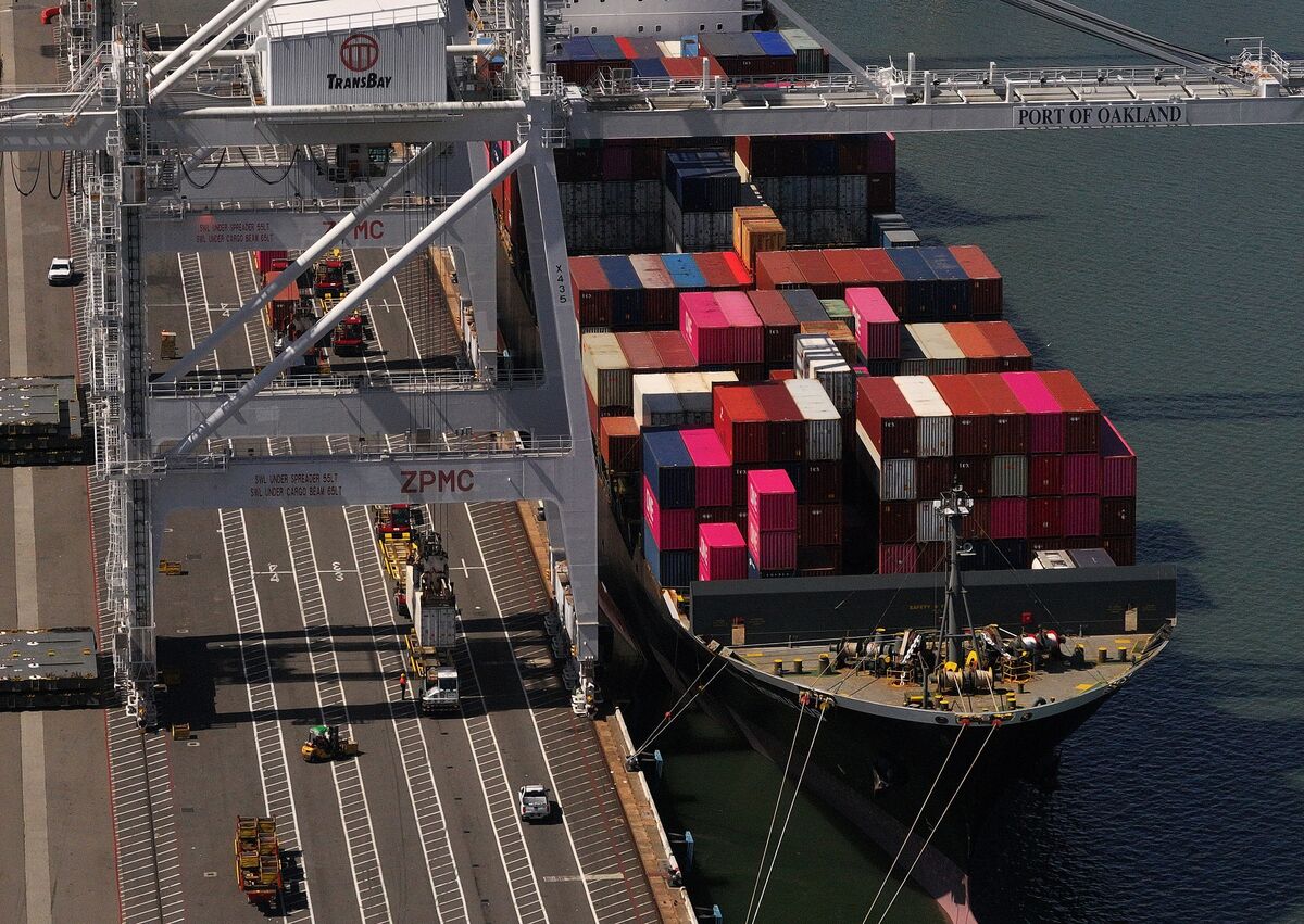 🟪"Ritrovare Vie Commerciali: Il Ruolo Cruciale dei Finanziatori nel Settore Import-Export Durante e Dopo Trump"
