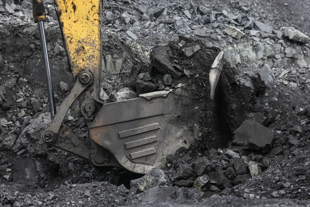 bloomberg.com - Eamon Farhat - European Coal Futures Extend Gain After Strike on Russian Port