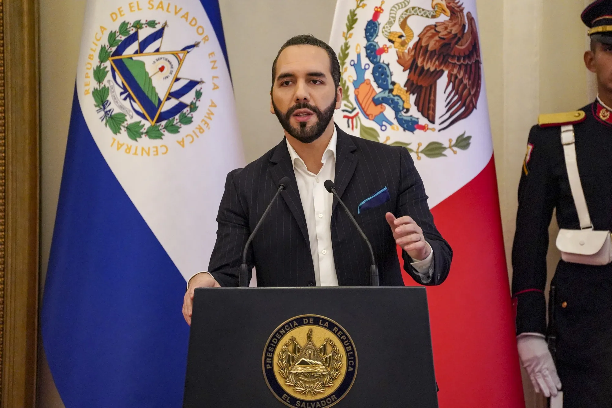 エルサルバドルのビットコイン投資損失、次回の国債利払い額に匹敵 - Bloomberg