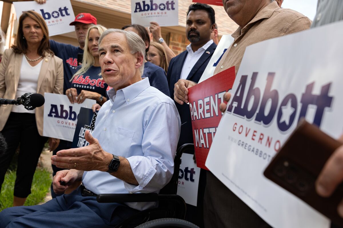 Texas Governor Abbott Raised $400,000 to Bus Migrants to Democratic ...