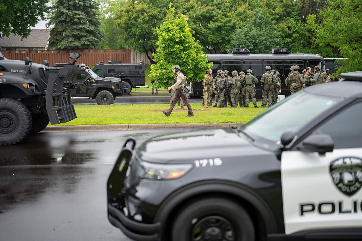 🟪"Attacco mirato in Minnesota: Legislatori democratici colpiti da colpi di arma da fuoco"