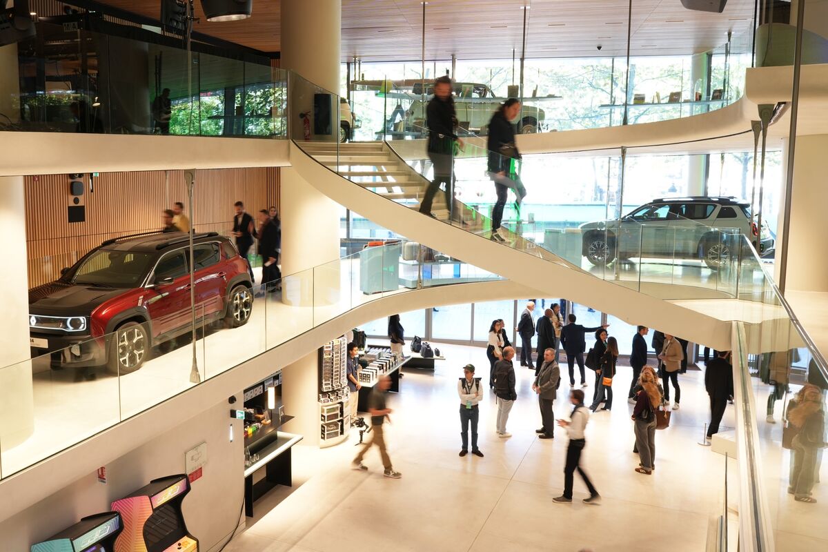 Doanh số bán ô tô tại châu Âu tăng trưởng trong tháng 11