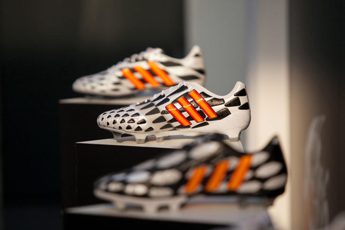 krysantemum stout dom Adidas Will Pay High Schools to Change Offensive Mascots - Bloomberg