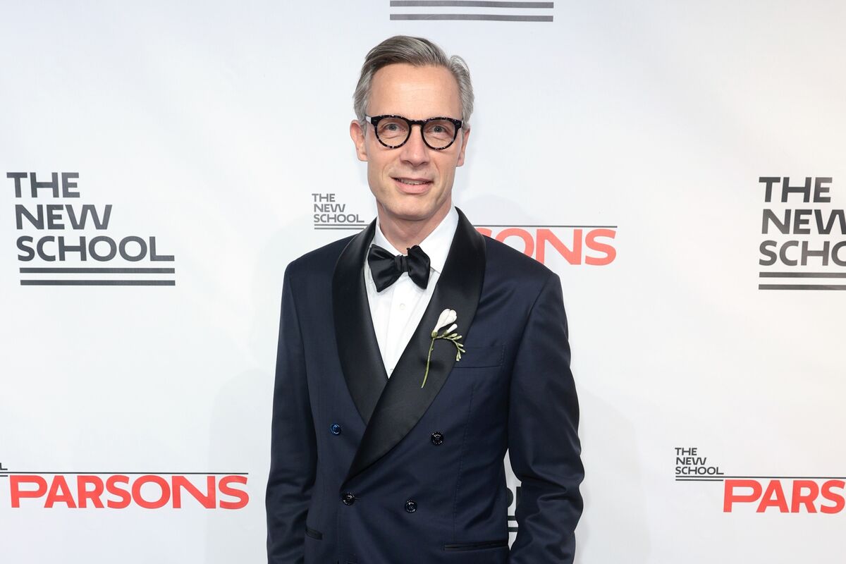 bloomberg.com - Jeannette Neumann - Saks' New CEO Brings Bankruptcy Know-How, Luxury Ties to Struggling Retailer