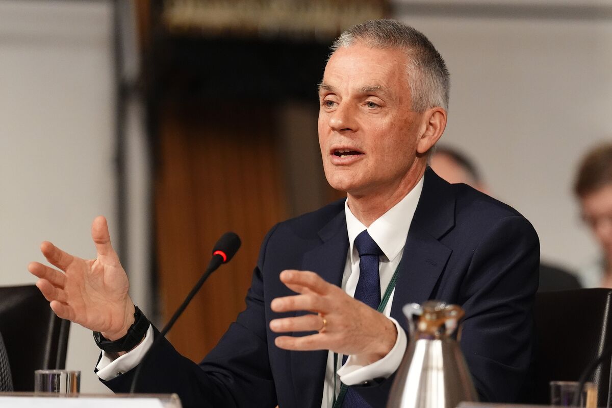 
                            BBC Leaders Announce Exit as Trump Editing Controversy Rages