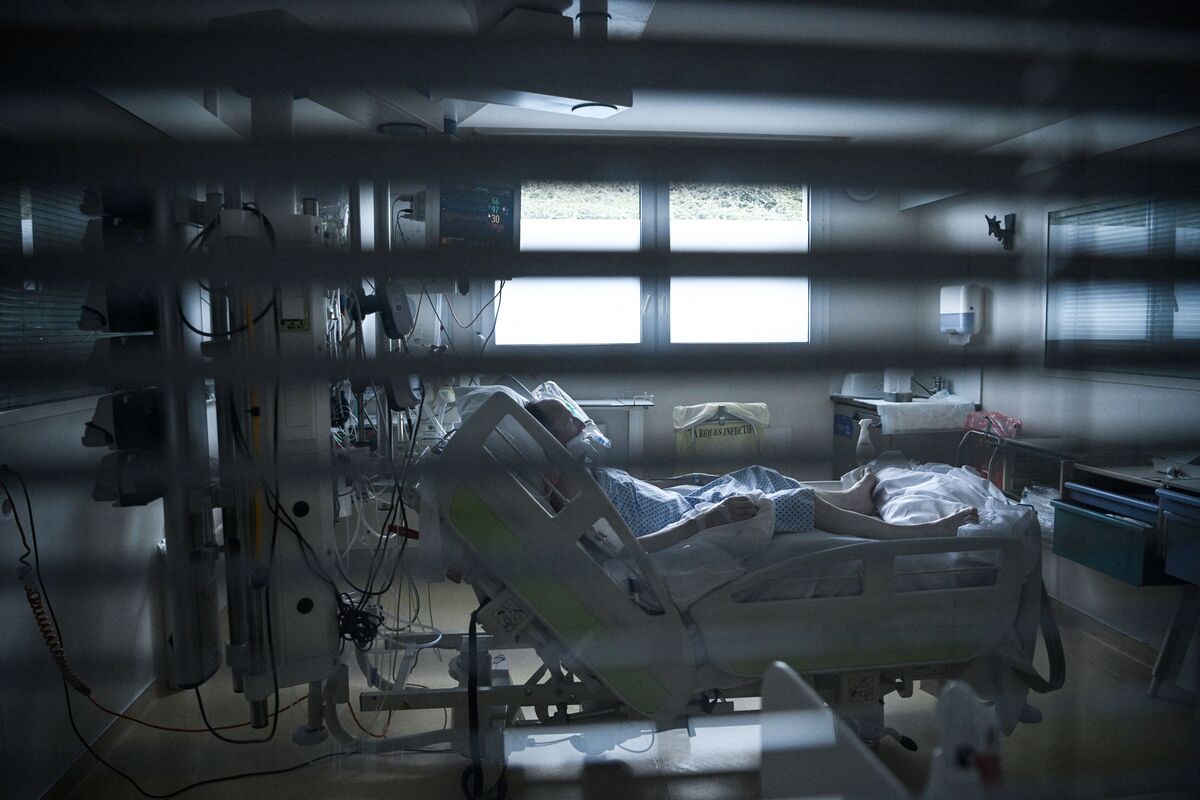Oxford is starting the first study to reinfect recovering patients with the syndrome