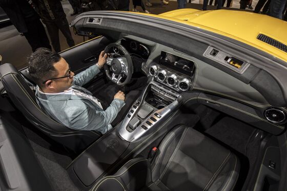 China's BAIC Takes 5% Stake in Daimler to Boost Partnership