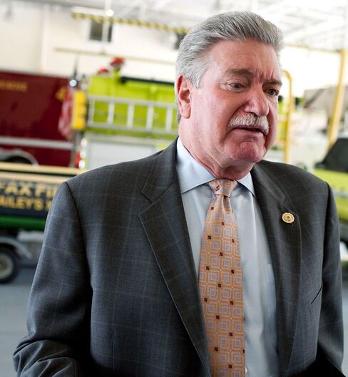 FireFighters Union Reverses Pledge to Withhold Campaign Cash